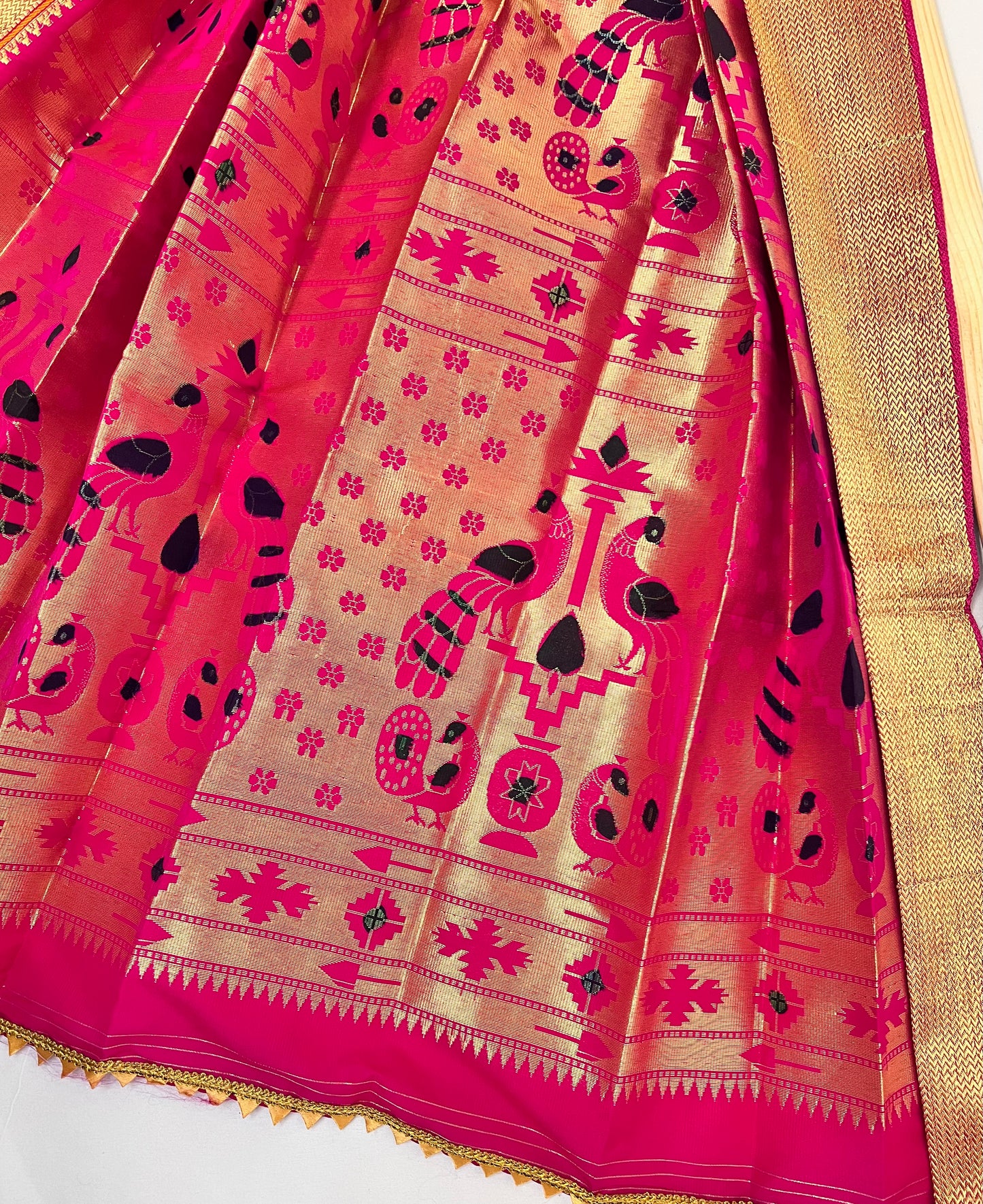 Pink Paithani Gudi Vastra, Readymade Paithani Saree for Gudi Padwa CLose