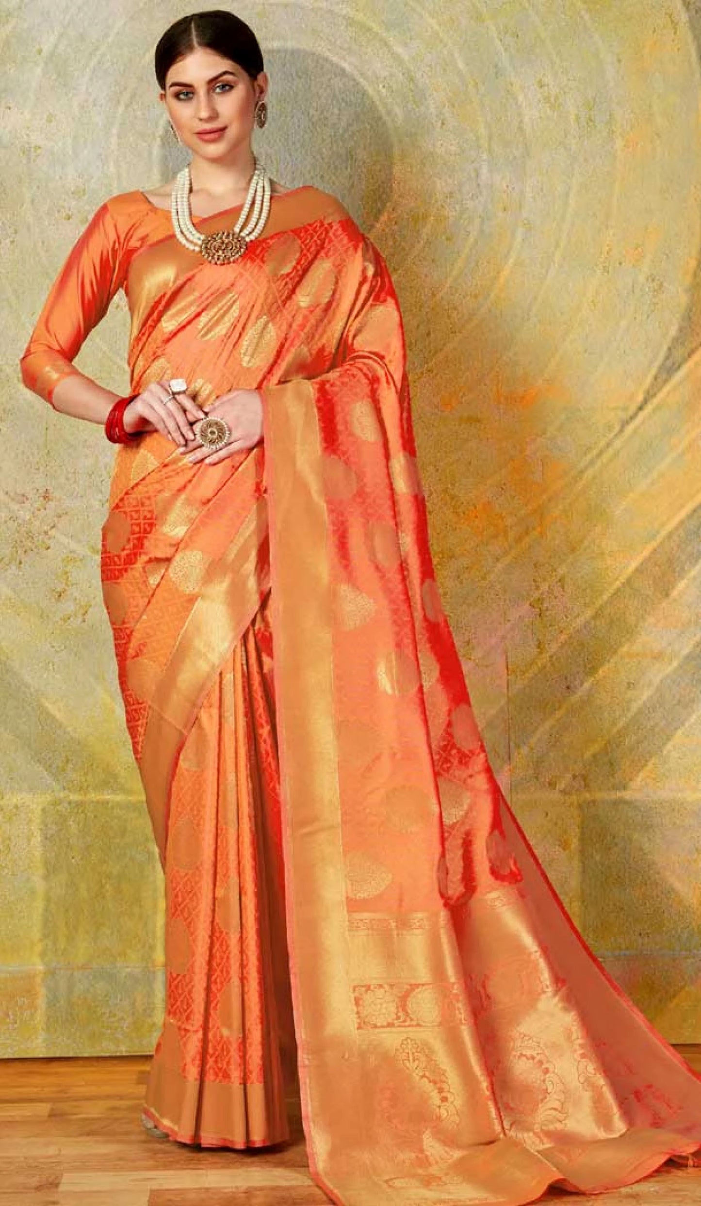 Exquisite Orange Pink Dual Tone Color Handloom Silk Saree with Gold Zari Border and Unstitched Blouse – Perfect for Weddings and Festive Wear