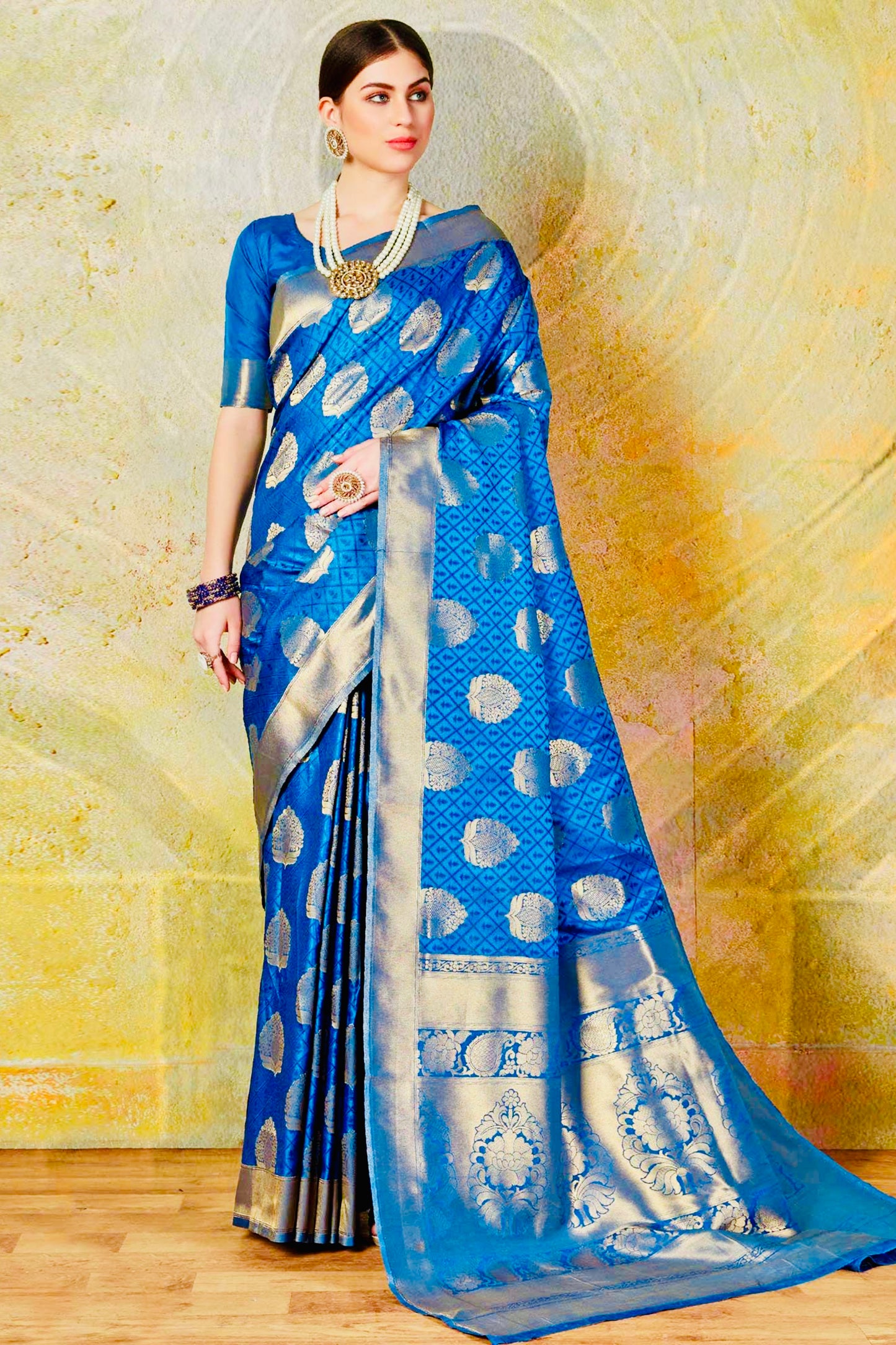 Exquisite Peacock Blue Color Handloom Silk Saree with Gold Zari Border and Unstitched Blouse – Perfect for Weddings and Festive Wear