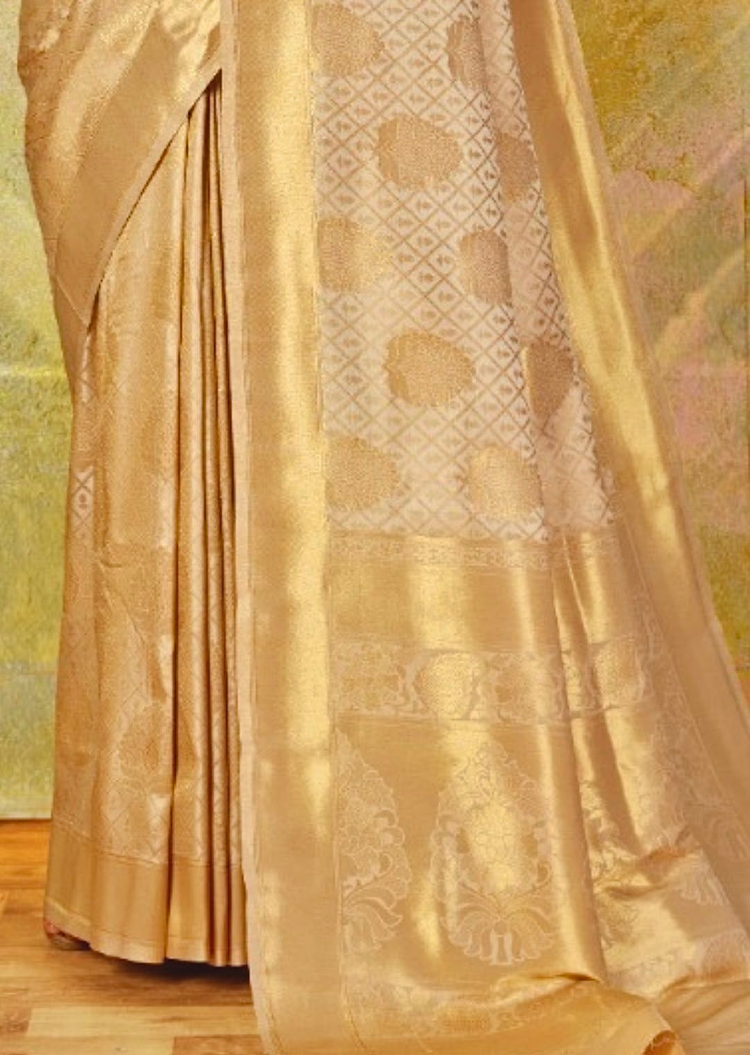 Exquisite Golden Handloom Silk Saree with Gold Zari Border and Unstitched Blouse – Perfect for Weddings and Festive Wear