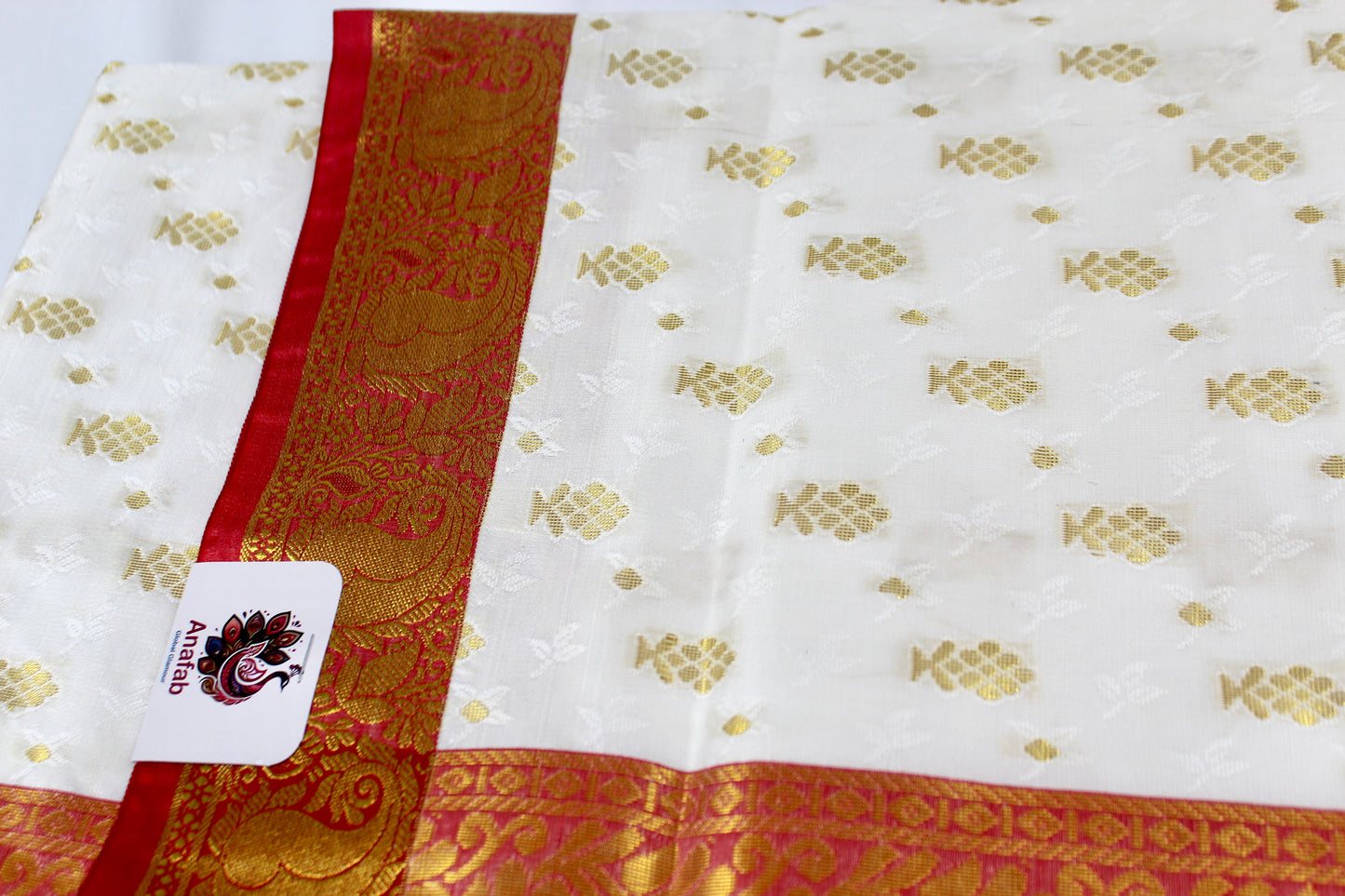Elegant White Silk Saree with Red and Gold Border – Traditional Indian Wedding, Durga Pooja, and Festive Wear