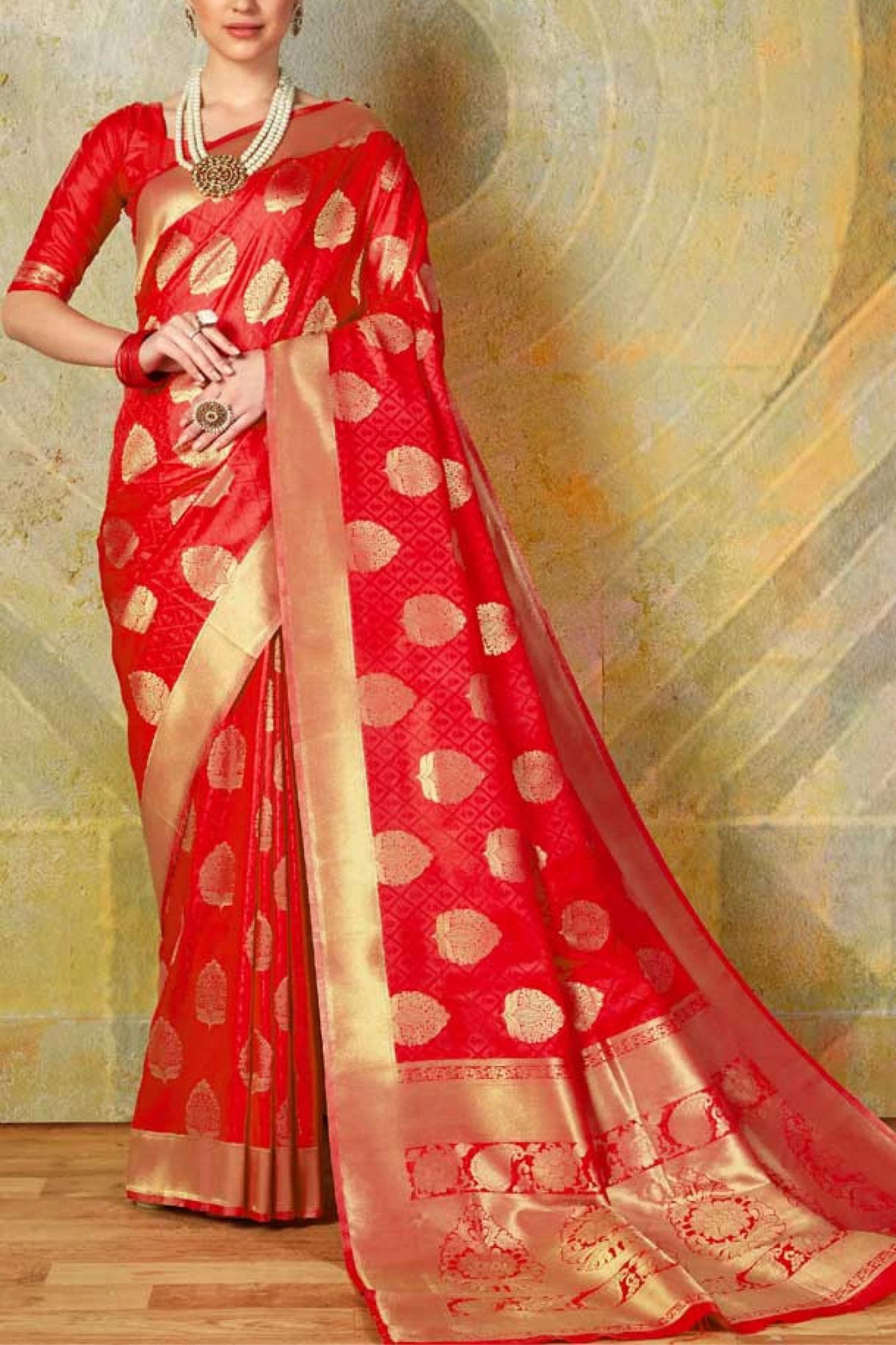 Exquisite Red Handloom Silk Saree with Gold Zari Border and Unstitched Blouse – Perfect for Weddings and Festive Wear