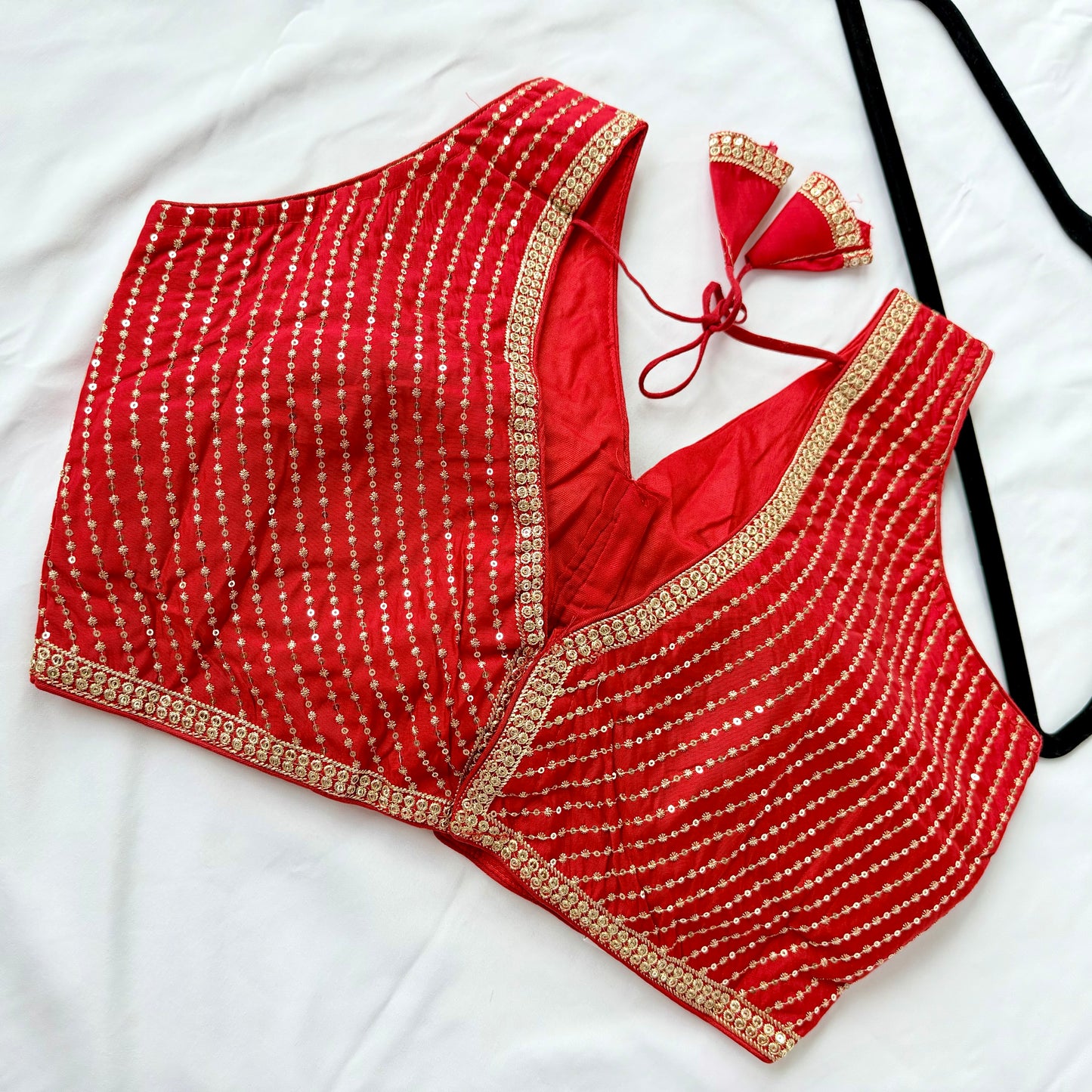 Bright Red Saree Blouse, V Neck Zari Embroidered Blouse, Sleeveless Ready to Wear Indian Blouse, Wedding Festive Blouse, Crop top, lehenga t