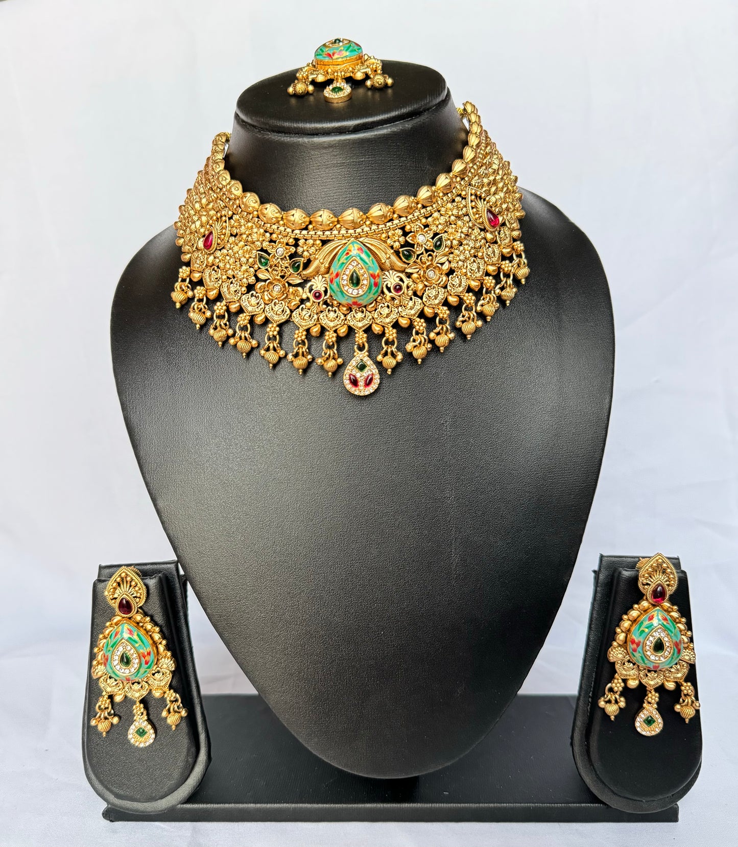 Royal Kundan Meenakari Choker Necklace Set | Antique Gold Bridal Jewelry | Handcrafted Indian Wedding Necklace with Earrings & Maang Tikka
