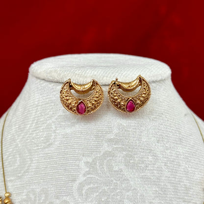 Chandrakor Necklace Set with Invisible Chain, Antique Gold Temple Jewelry, Ruby Green Stone Pendant Set, Minimalist Maharashtrian Jewelry