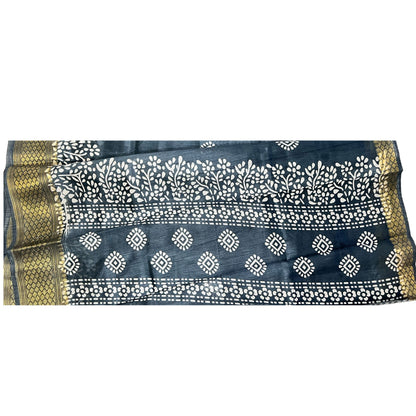 Grey Color Soft Slub Cotton Silk Saree With Batik Print